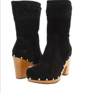 New UGG Annaliza black suede clogs boots size 8.